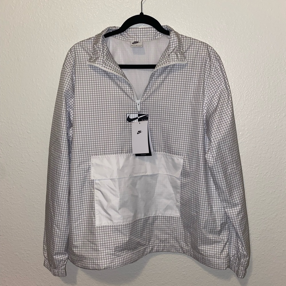 Medium Nike Windbreaker in White/Grey